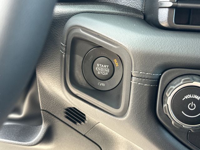 2025 Jeep Wrangler 4-Door Sahara - Photo 29