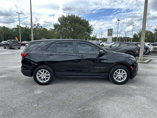 2024 Chevrolet Equinox LS photo 3