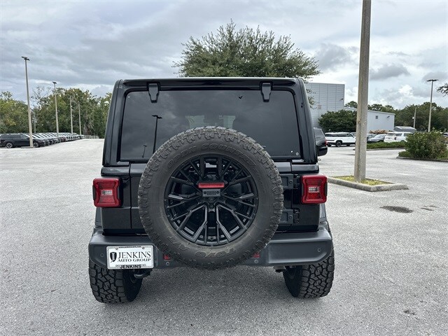 2023 Jeep Wrangler Altitude Sahara photo 4