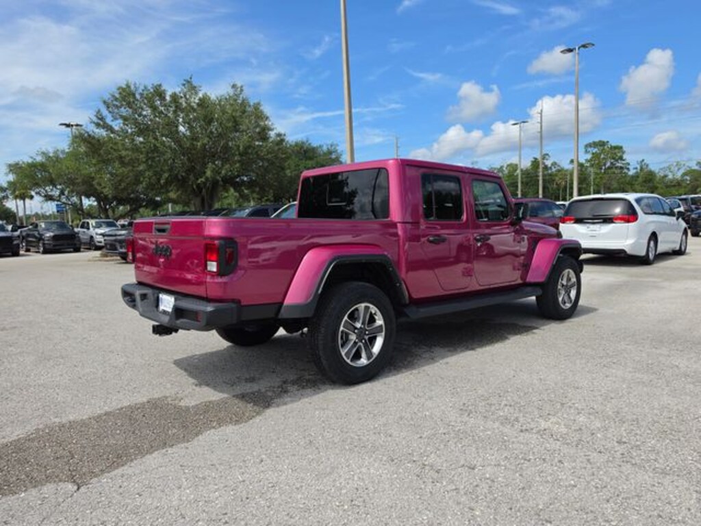 Used 2024 Jeep Gladiator Sport Truck Crew Cab
