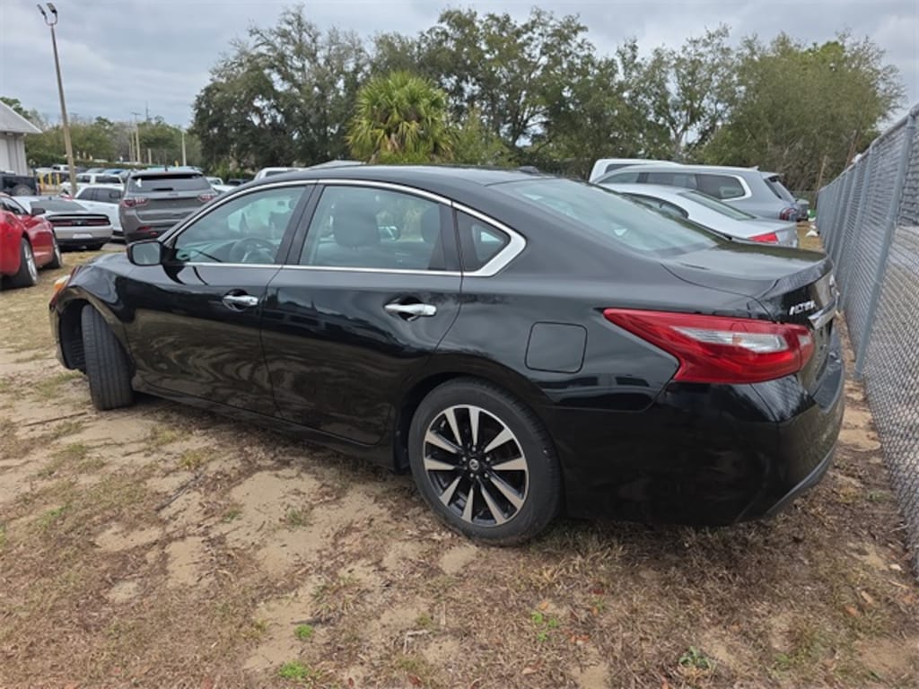 Used 2018 Nissan Altima 2.5 SV Sedan