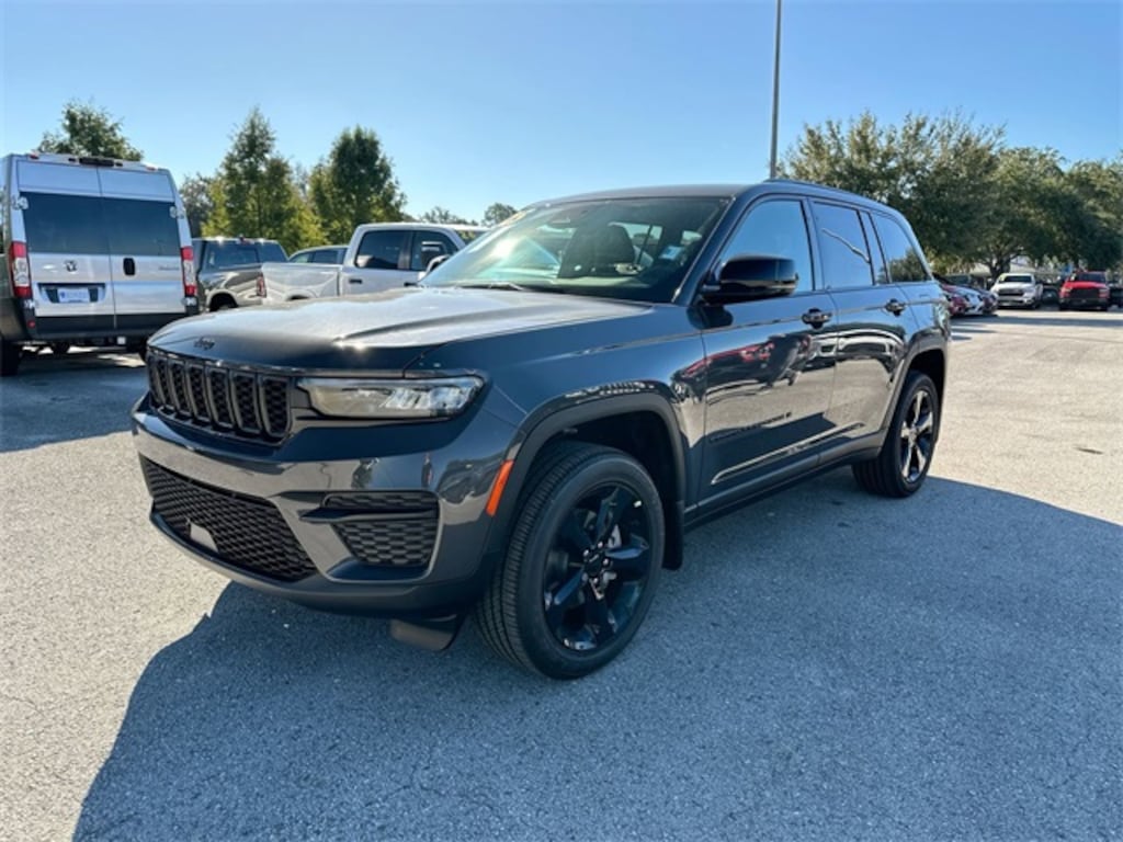 New 2025 Jeep Grand Cherokee ALTITUDE 4X4 Sport Utility