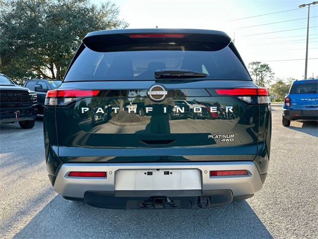 2022 Nissan Pathfinder Platinum photo 3