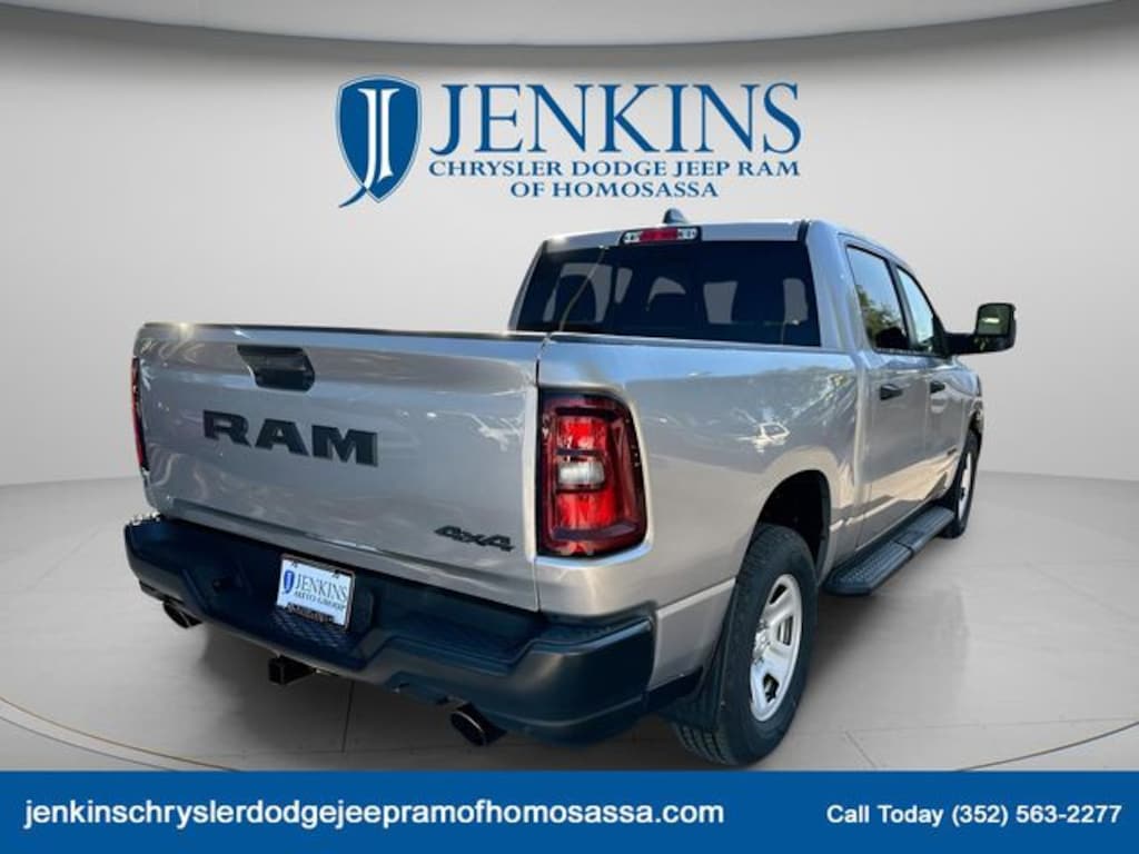 New 2026 Ram 1500 TRADESMAN CREW CAB 4X4 5'7 BOX Pickup