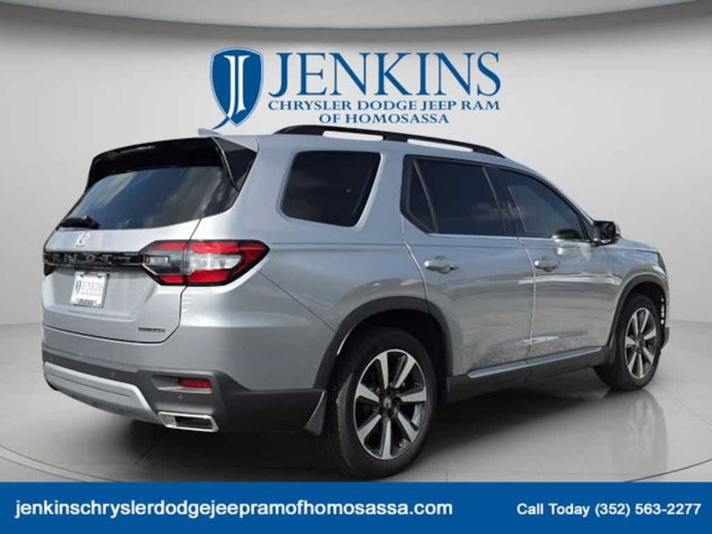 Used 2025 Honda Pilot Touring SUV