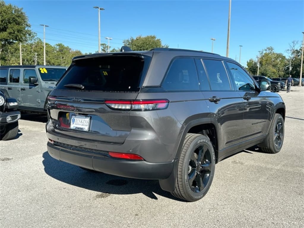 New 2025 Jeep Grand Cherokee ALTITUDE 4X4 Sport Utility