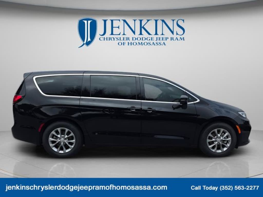 New 2026 Chrysler Pacifica LIMITED Passenger Van