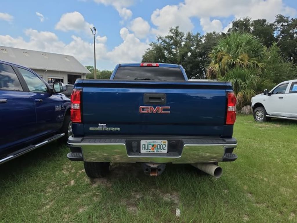 Used 2018 GMC Sierra 2500HD Base Truck Crew Cab