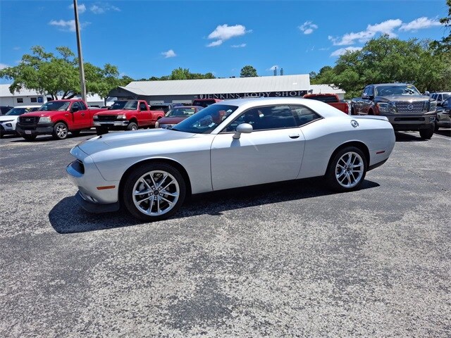 2022 Dodge Challenger GT AWD photo 2
