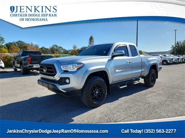 2022 Toyota Tacoma SR5's photo