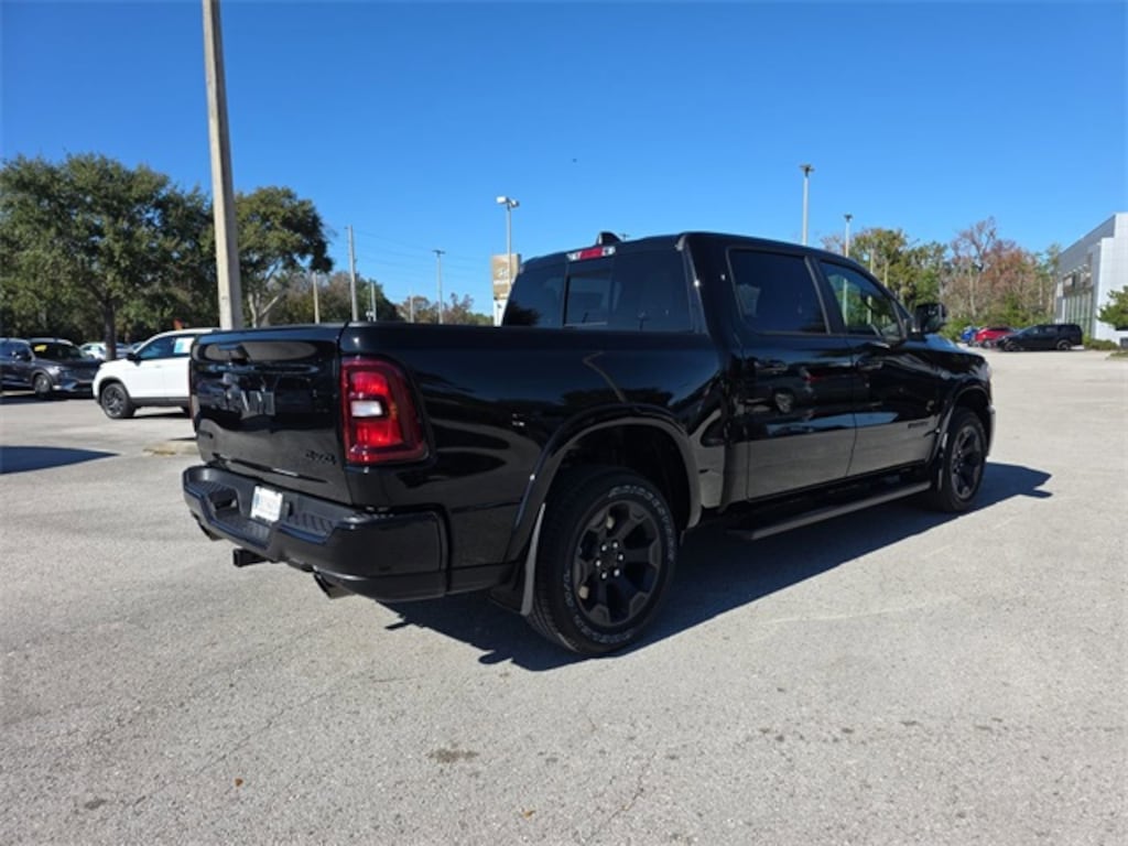 New 2026 Ram 1500 BIG HORN CREW CAB 4X4 5'7 BOX Pickup
