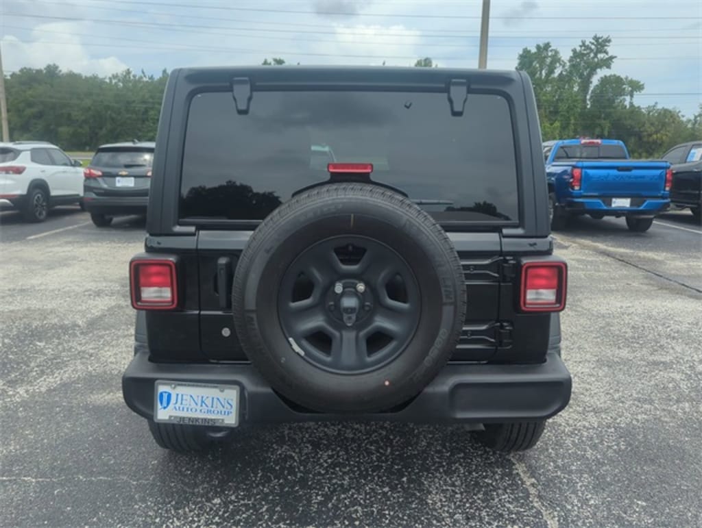 Used 2022 Jeep Wrangler Sport SUV