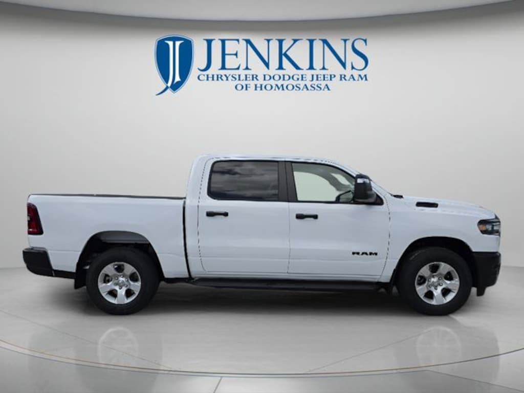 New 2026 Ram 1500 TRADESMAN CREW CAB 4X2 5'7 BOX Pickup