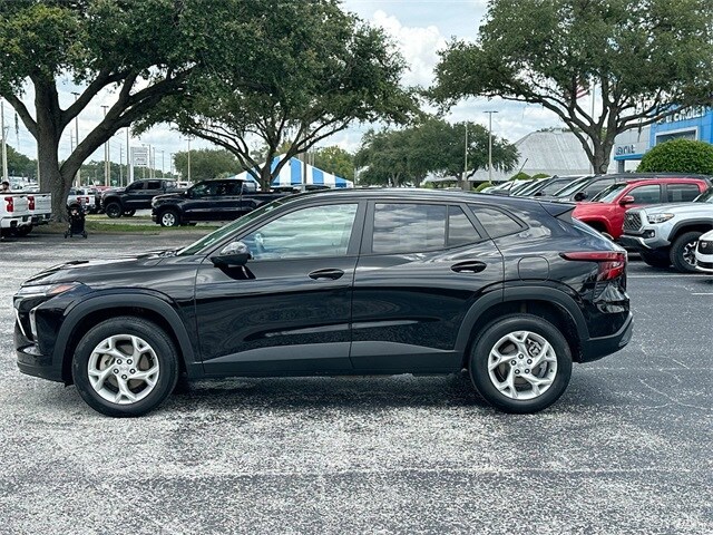 2024 Chevrolet Trax LS photo 4