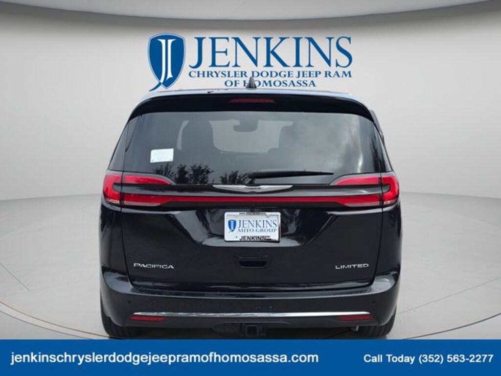 New 2026 Chrysler Pacifica LIMITED Passenger Van
