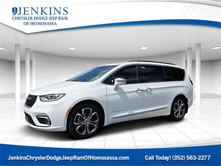2024 Chrysler Pacifica PINNACLE AWD Passenger Van