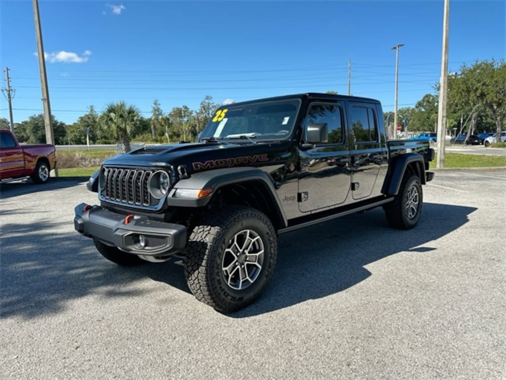 New 2025 Jeep Gladiator MOJAVE 4X4 Pickup