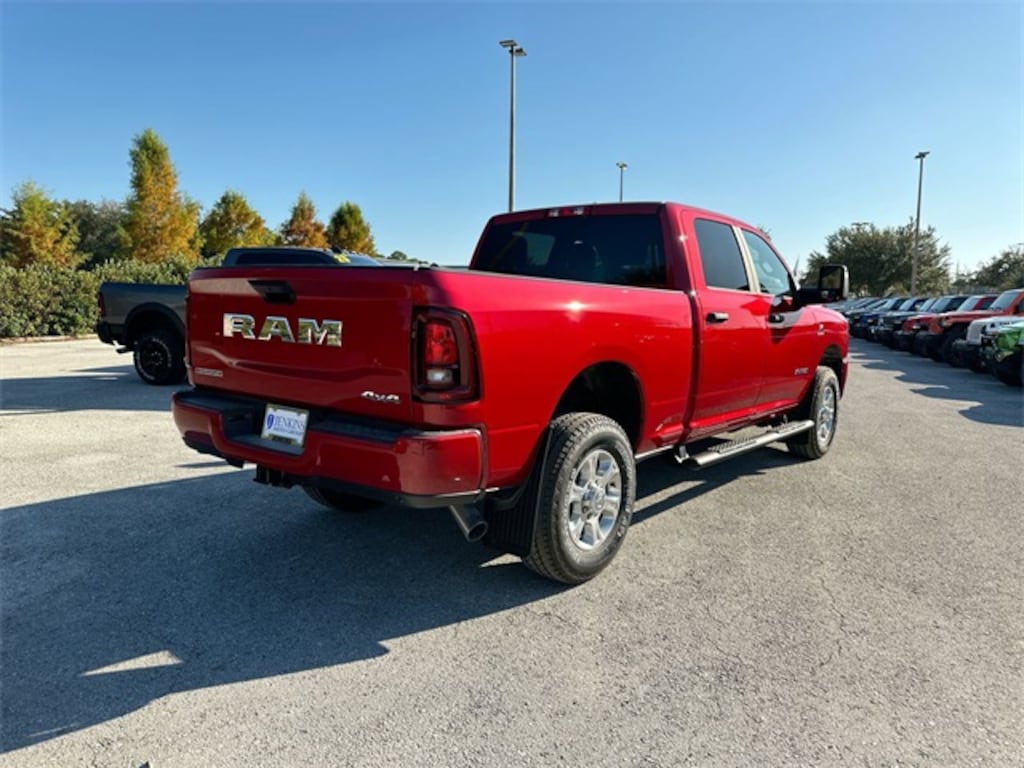 New 2026 Ram 2500 BIG HORN CREW CAB 4X4 6'4 BOX Pickup