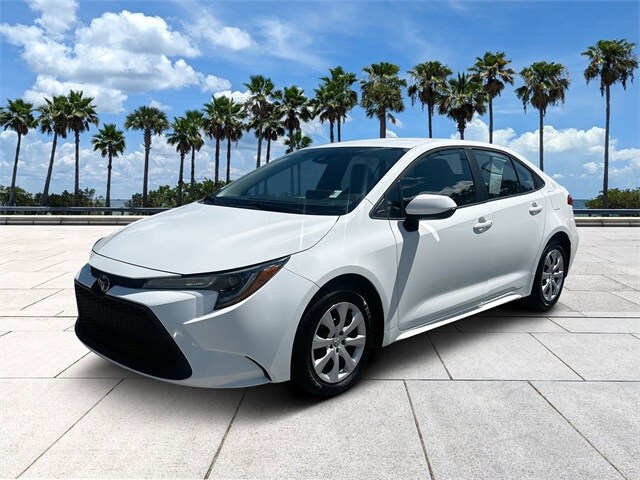 2022 Toyota Corolla LE photo 2