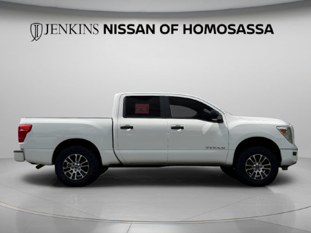 Used 2023 Nissan Titan SV Truck Crew Cab