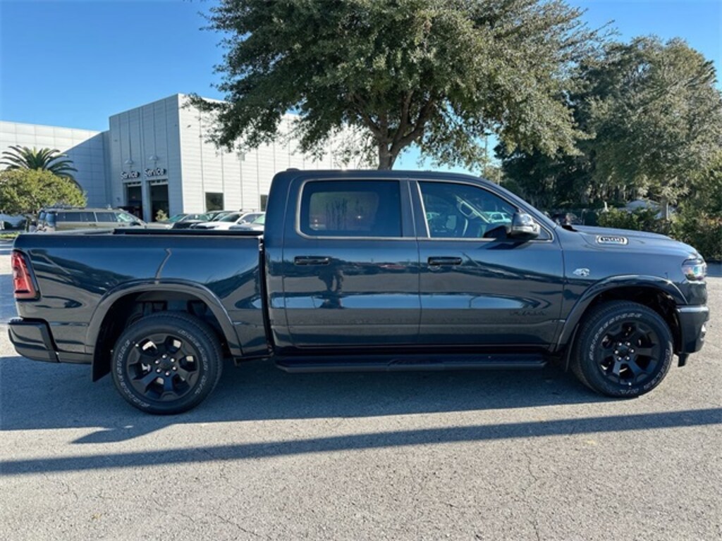New 2026 Ram 1500 BIG HORN CREW CAB 4X4 5'7 BOX Pickup