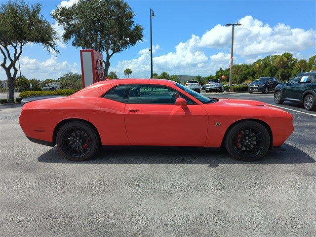 2021 Dodge Challenger R/T Scat Pack photo 3