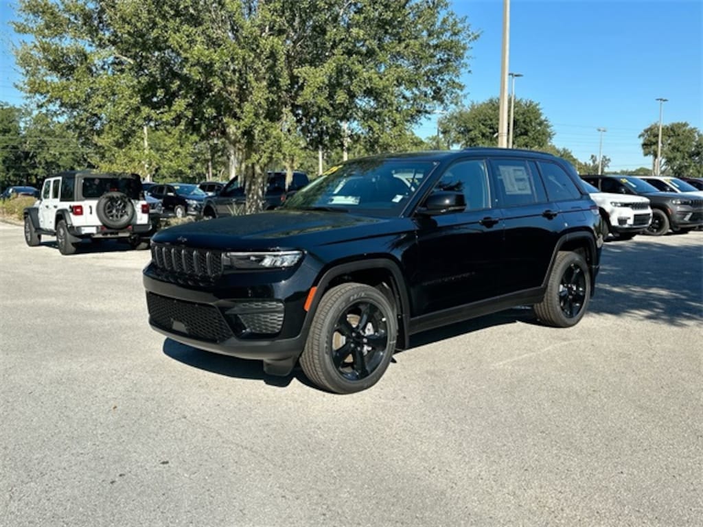New 2025 Jeep Grand Cherokee ALTITUDE 4X4 Sport Utility