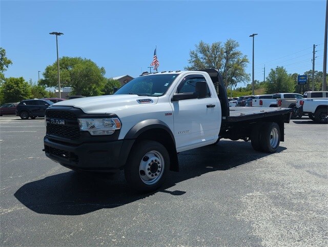 2022 Ram 5500 Tradesman SLT photo 2