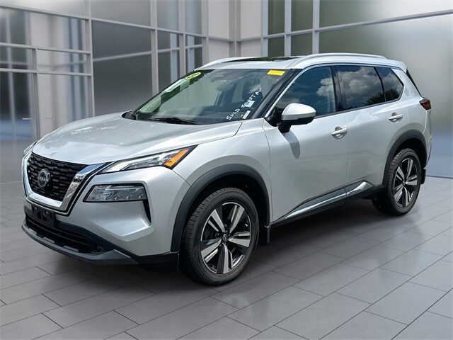 2022 Nissan Rogue SL photo 2