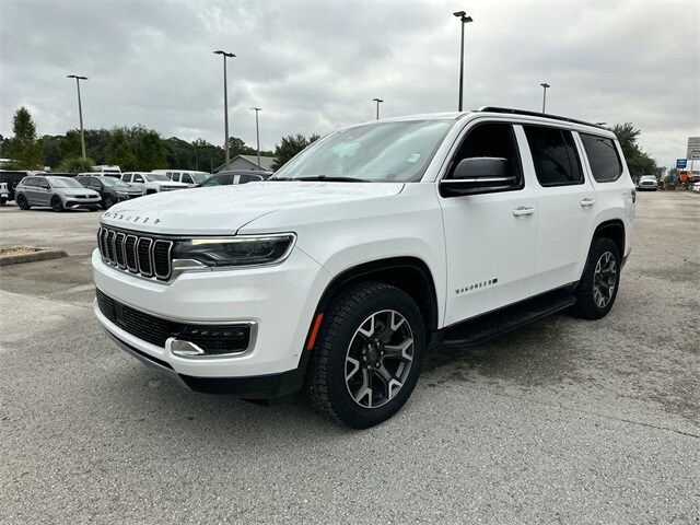 2023 Jeep Wagoneer Series III photo 2