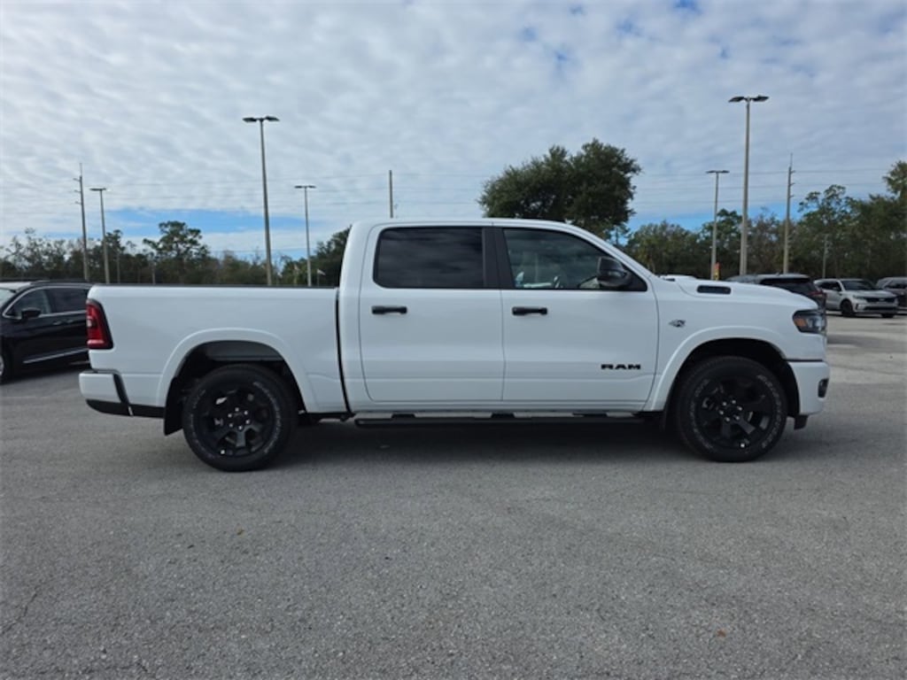 New 2026 Ram 1500 BIG HORN CREW CAB 4X4 5'7 BOX Pickup