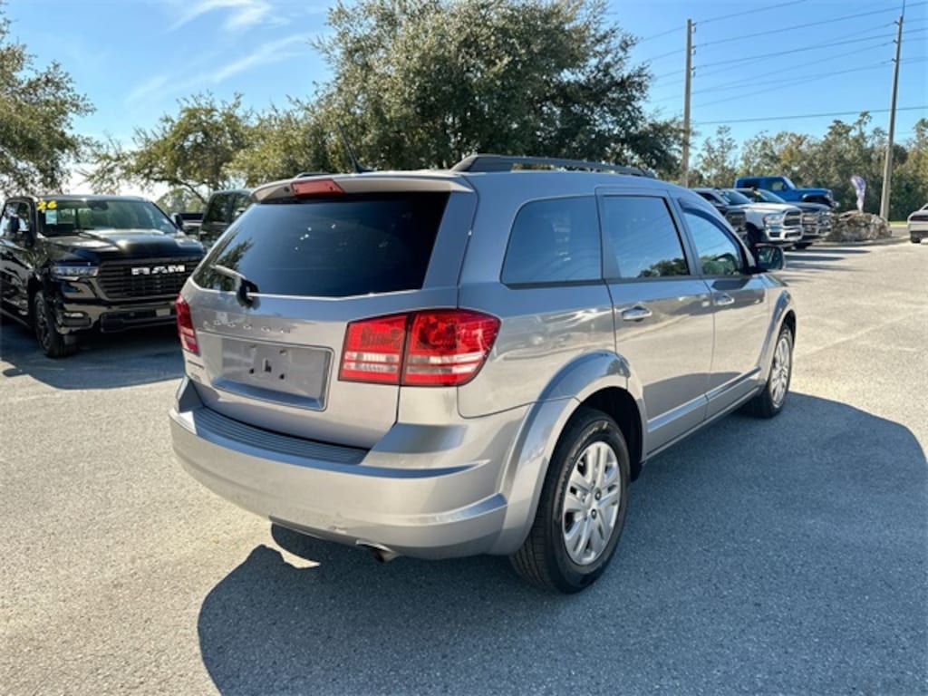 Used 2017 Dodge Journey SE SUV