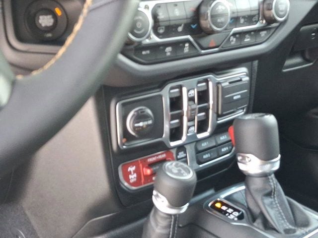 2025 Jeep Wrangler 4-Door Rubicon 392 Final Edition - Photo 19