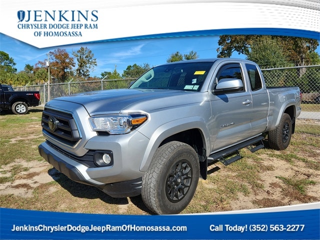 2022 Toyota Tacoma SR5's photo