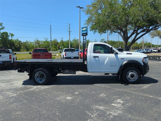 2022 Ram 5500 Tradesman SLT photo 2