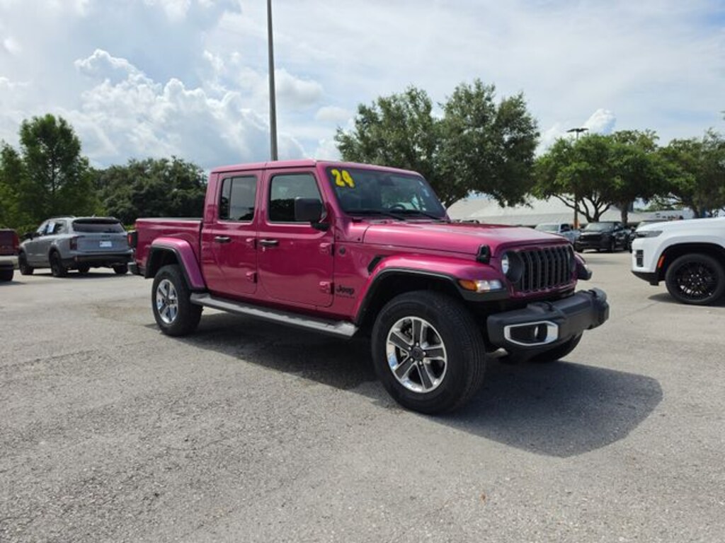 Used 2024 Jeep Gladiator Sport Truck Crew Cab