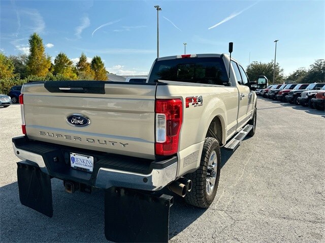 2018 Ford F-350 Lariat photo 3