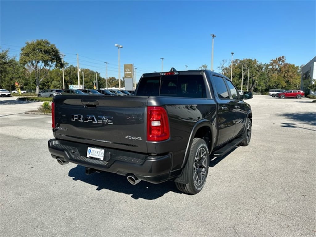 New 2026 Ram 1500 LARAMIE CREW CAB 4X4 5'7 BOX Pickup