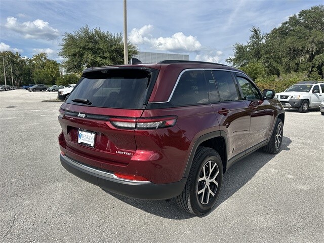 2024 Jeep Grand Cherokee Limited photo 3
