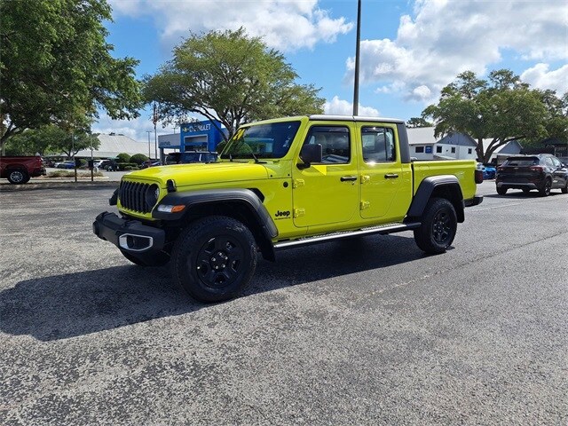 2024 Jeep Gladiator Sport photo 2