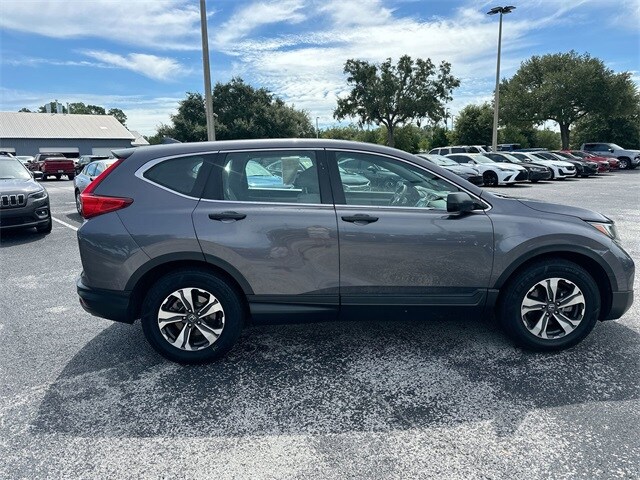 2017 Honda CR-V LX photo 3