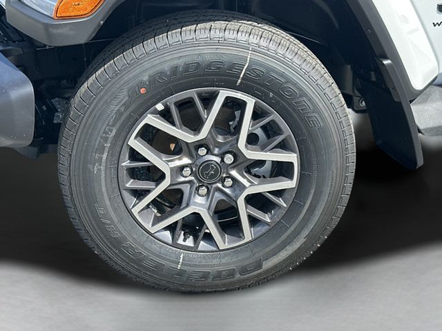 2025 Jeep Wrangler 4-Door Sahara - Photo 31