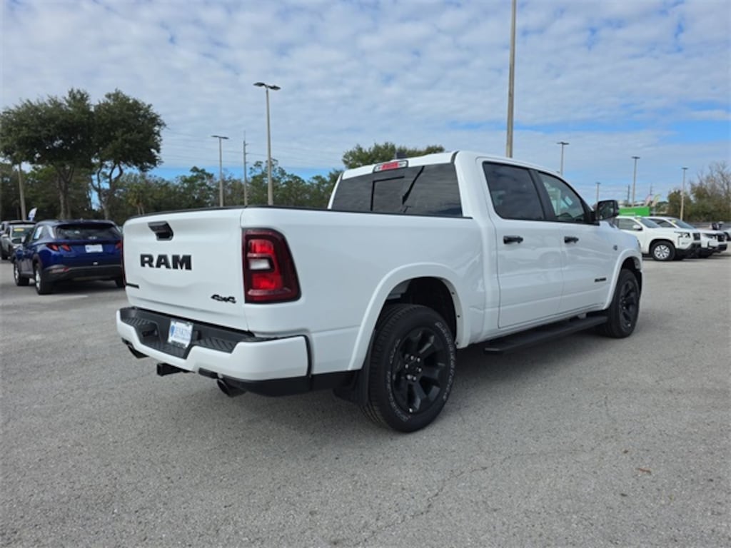 New 2026 Ram 1500 BIG HORN CREW CAB 4X4 5'7 BOX Pickup