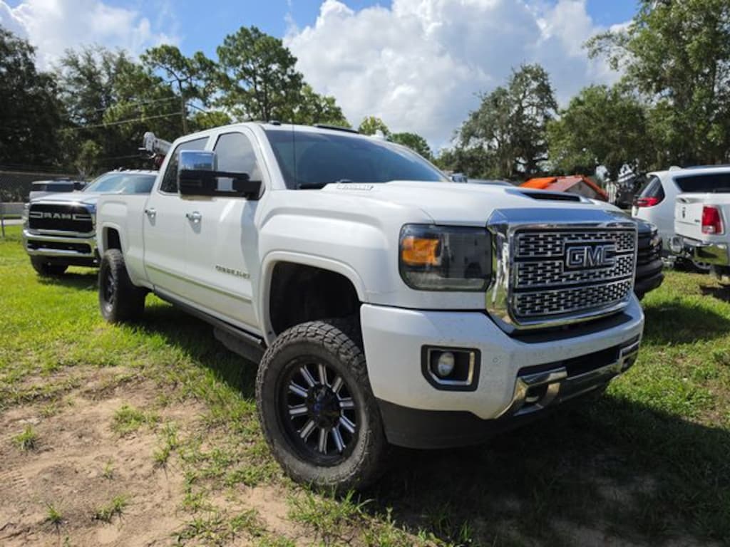 Used 2019 GMC Sierra 2500HD Denali Truck Crew Cab