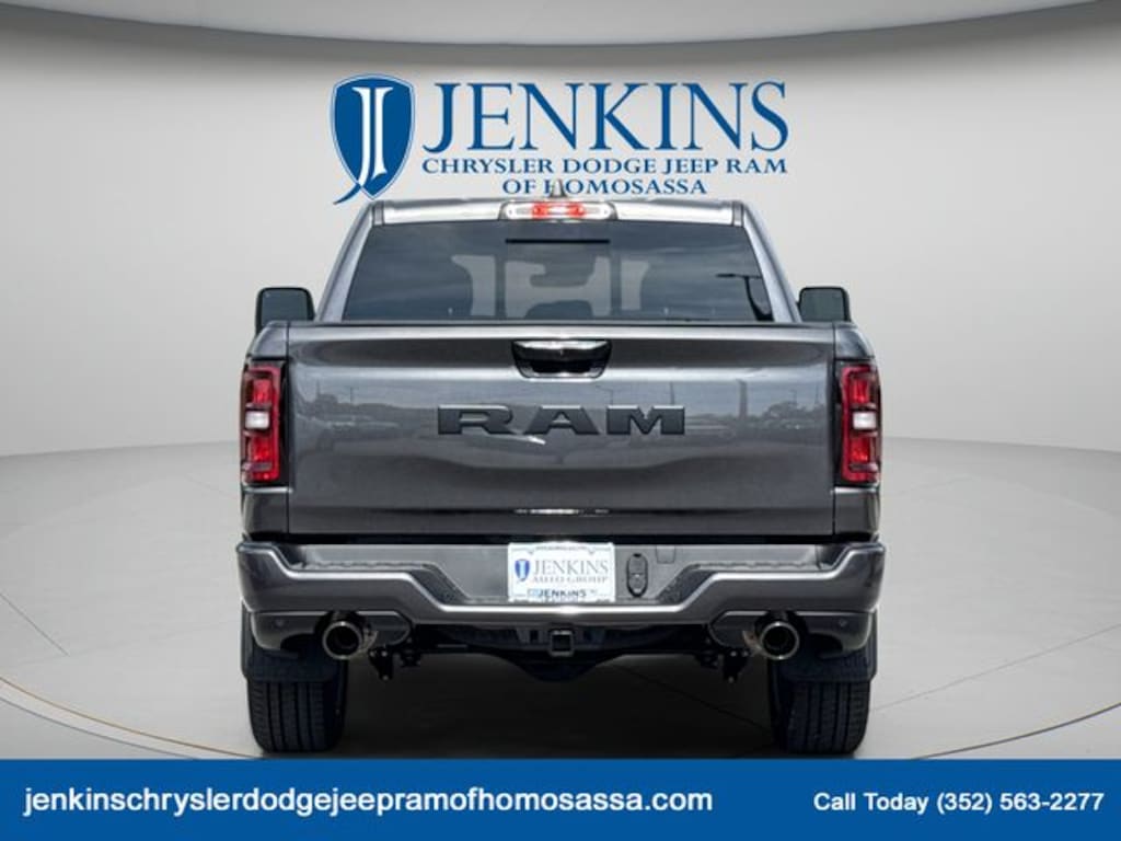 New 2026 Ram 1500 EXPRESS CREW CAB 4X2 5'7 BOX Pickup