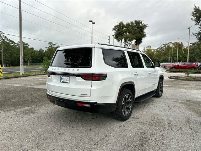 2023 Jeep Wagoneer Series III photo 3