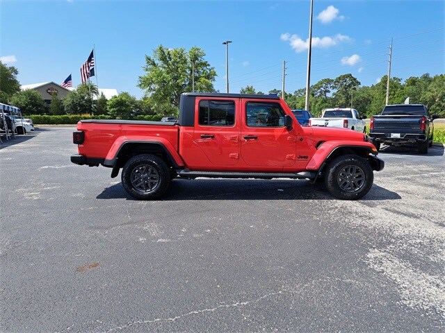 2024 Jeep Gladiator Sport photo 2
