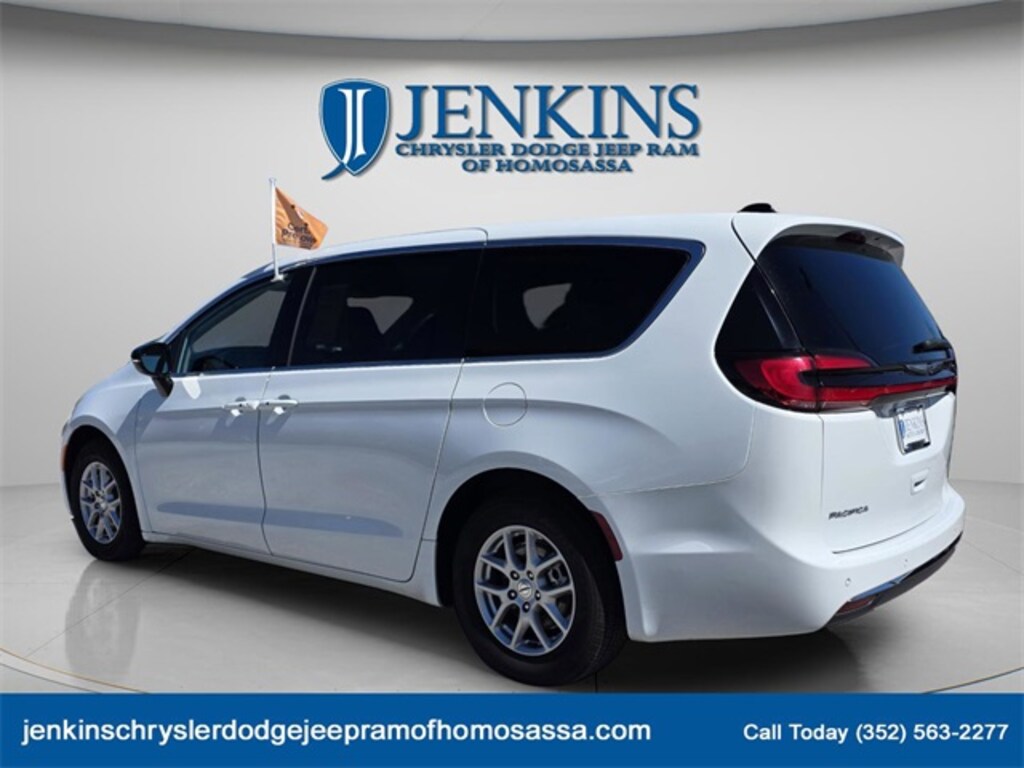Used 2024 Chrysler Pacifica Touring L Van Passenger Van