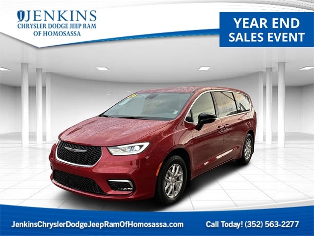 2026 Chrysler Pacifica Select's photo