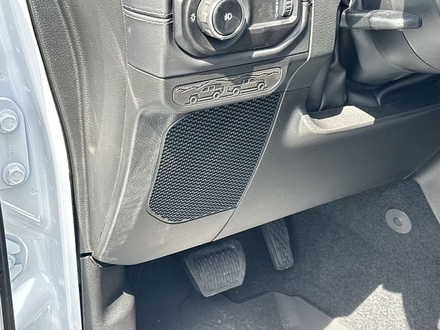 2025 Jeep Wrangler 4-Door Sahara - Photo 17